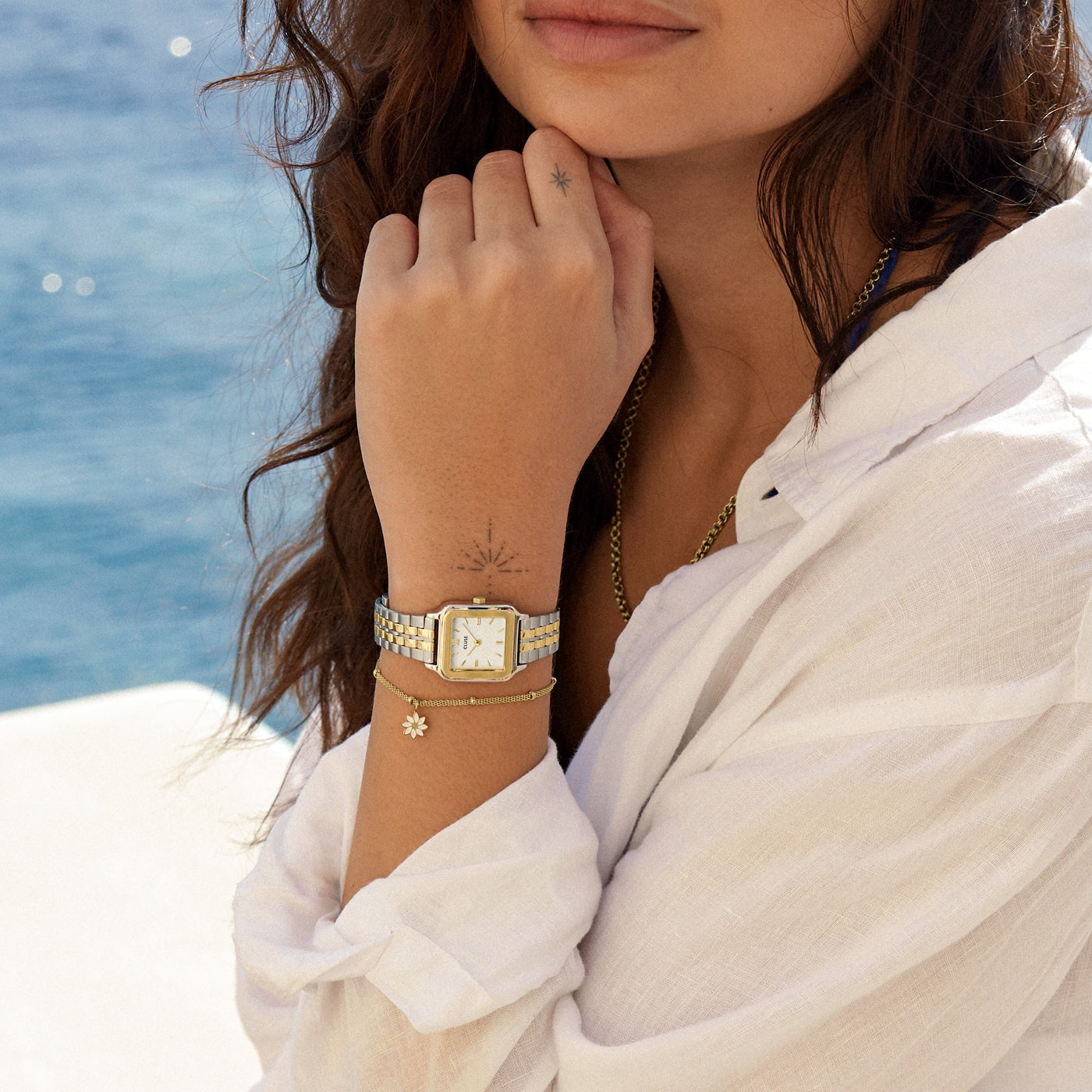 Gracieuse Petite Montre en Acier, Bicolore