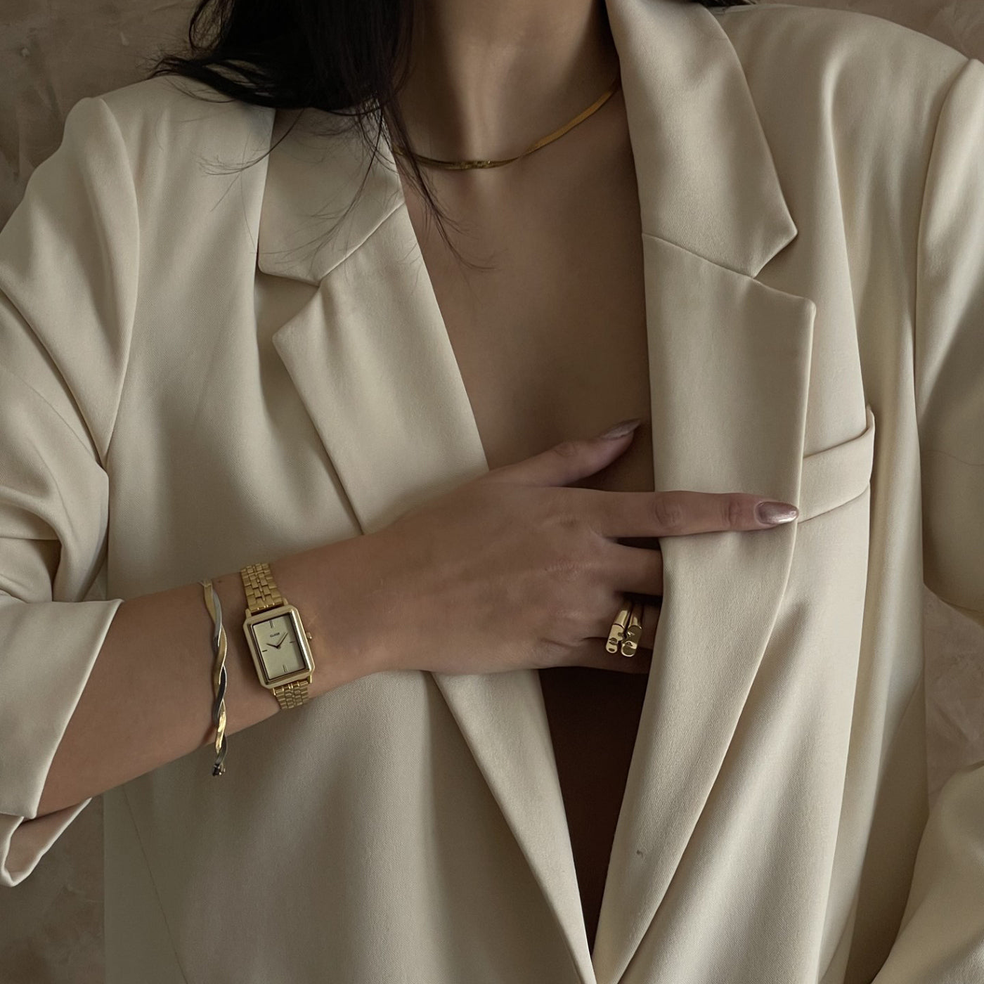 Montre Fluette Acier, Texture Sable Couleur Or Plein