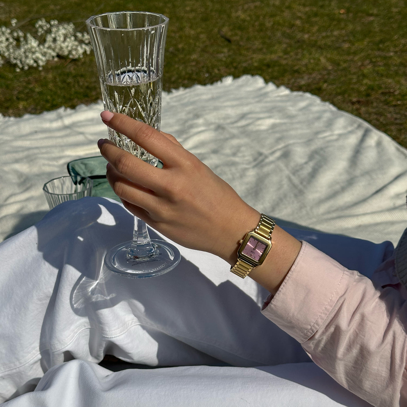 Gracieuse Petite Montre en Acier, Rose Mauve, Couleur Or