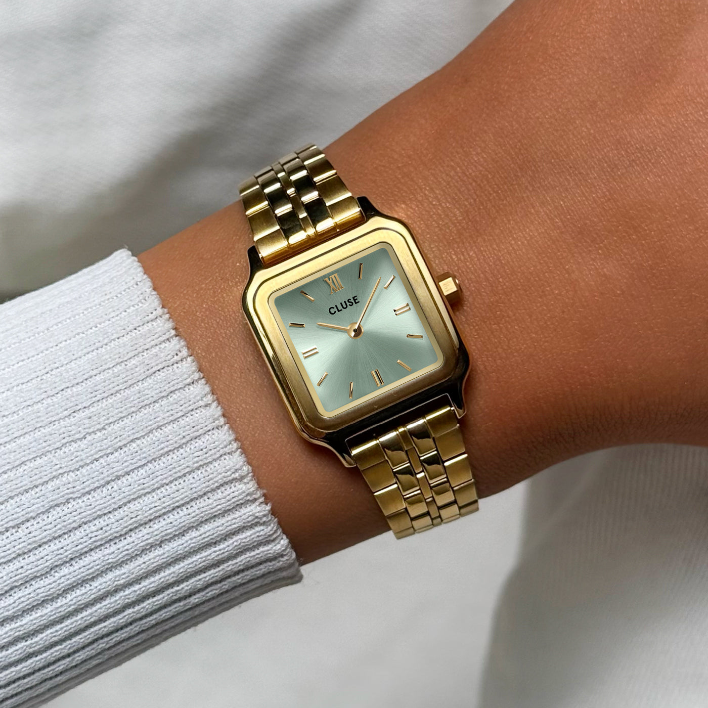 Montre Petite Gracieuse en Acier, Vert Sauge, Couleur Or