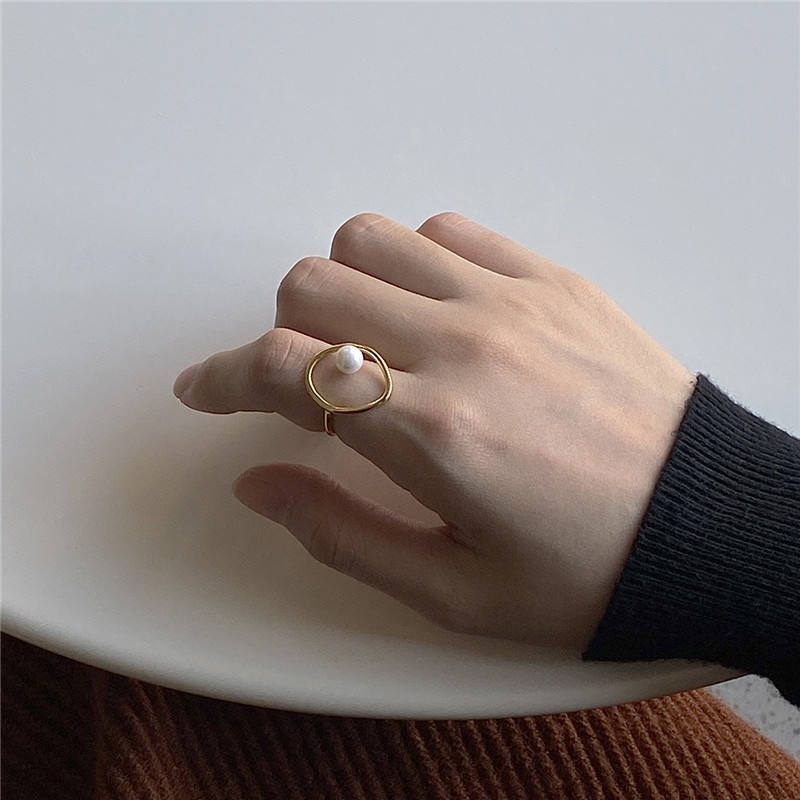 Geometric Pearl Ring