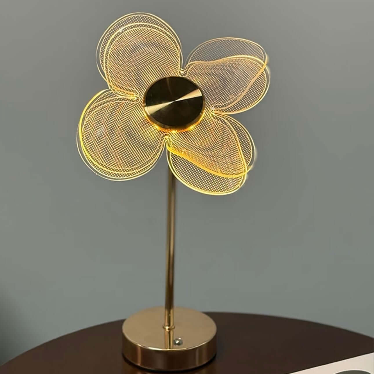 Lampe de Table Nordic Clover – LED Rechargeable avec Dimming Tactile