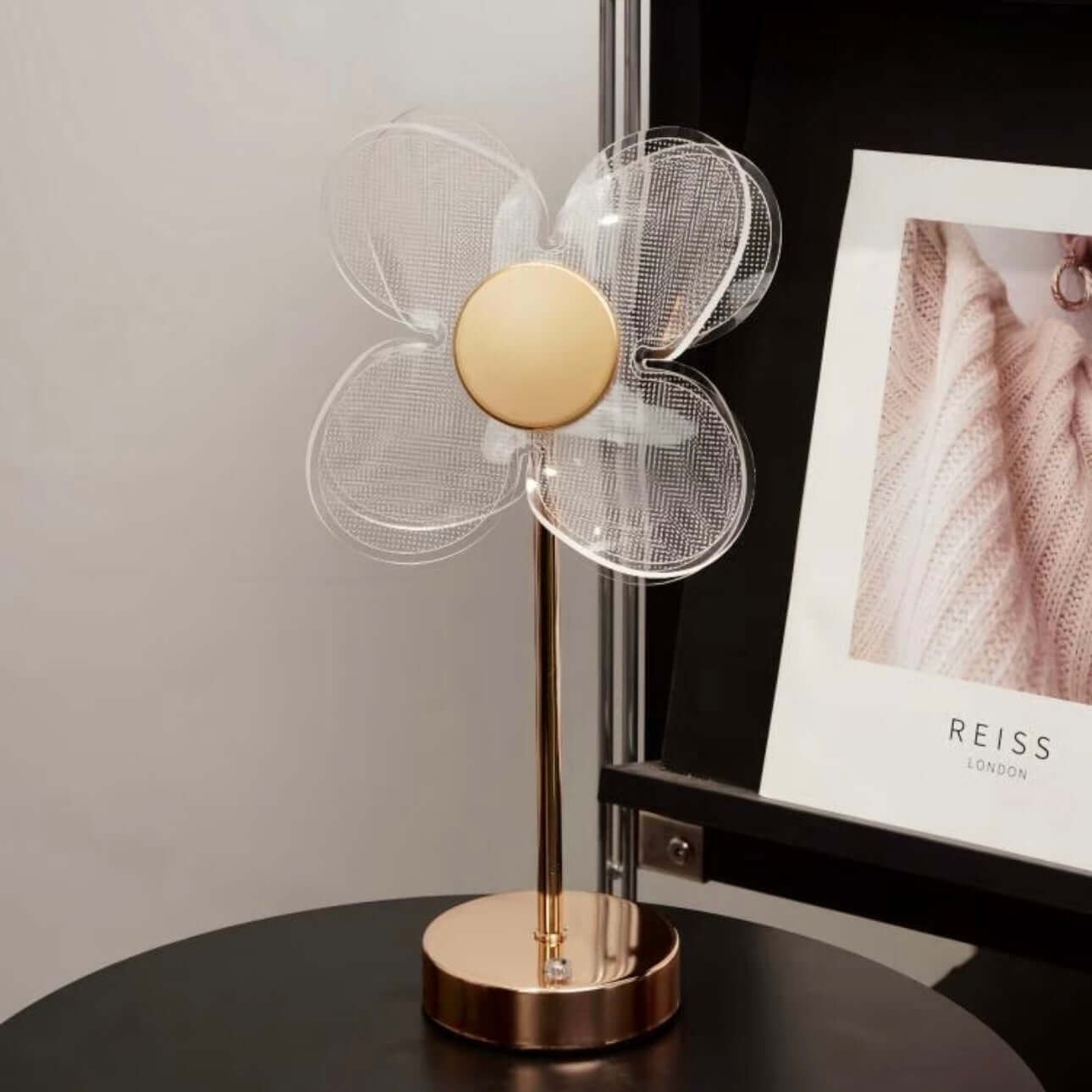 Lampe de Table Nordic Clover – LED Rechargeable avec Dimming Tactile