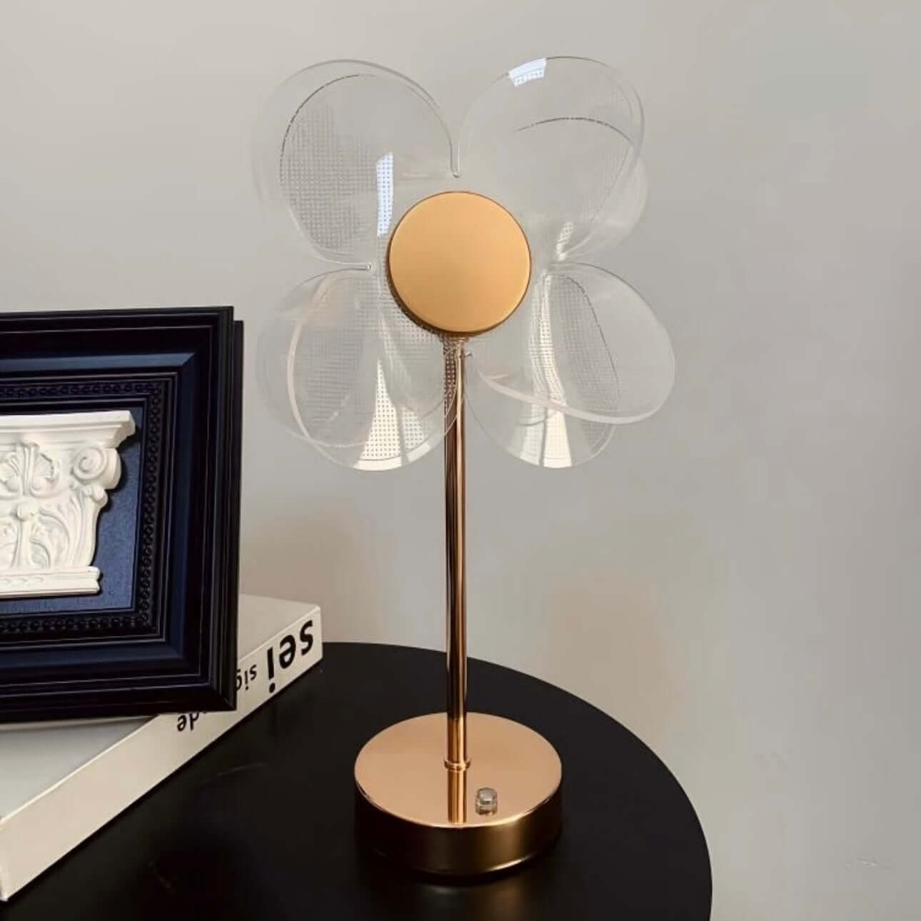 Lampe de Table Nordic Clover – LED Rechargeable avec Dimming Tactile