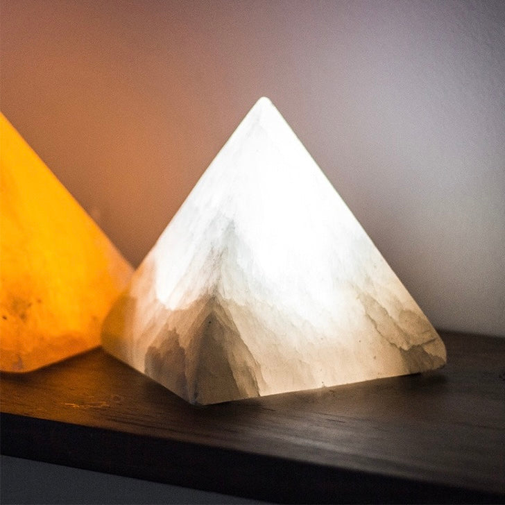 Lampe de Nuit LED en Pyramide de Gypse – Mini Lampe Ambiante de Chevet