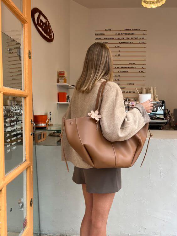 Pernilla™ - SAC TOTE STRUCTURÉ AVEC RASSEMBLEMENT LATÉRAL