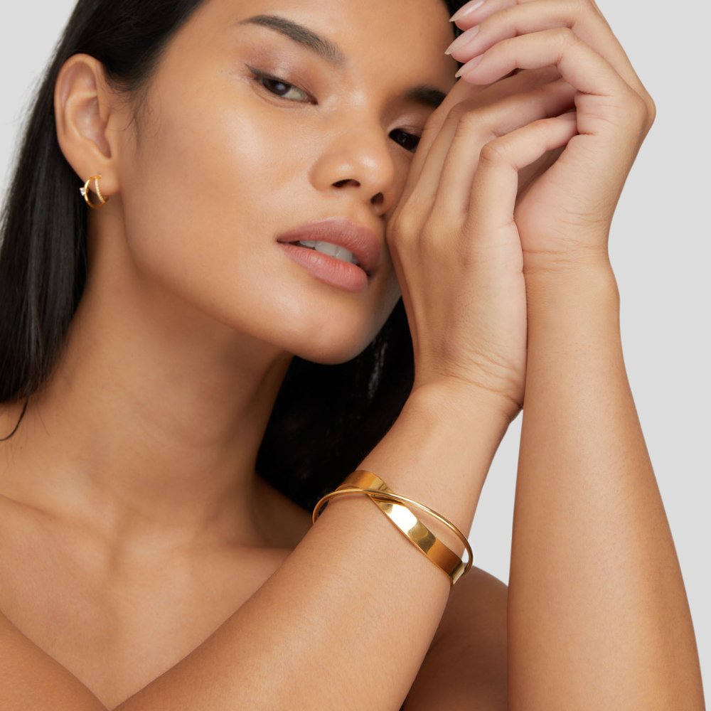 Eve – Unique Gold Bangle Bracelet