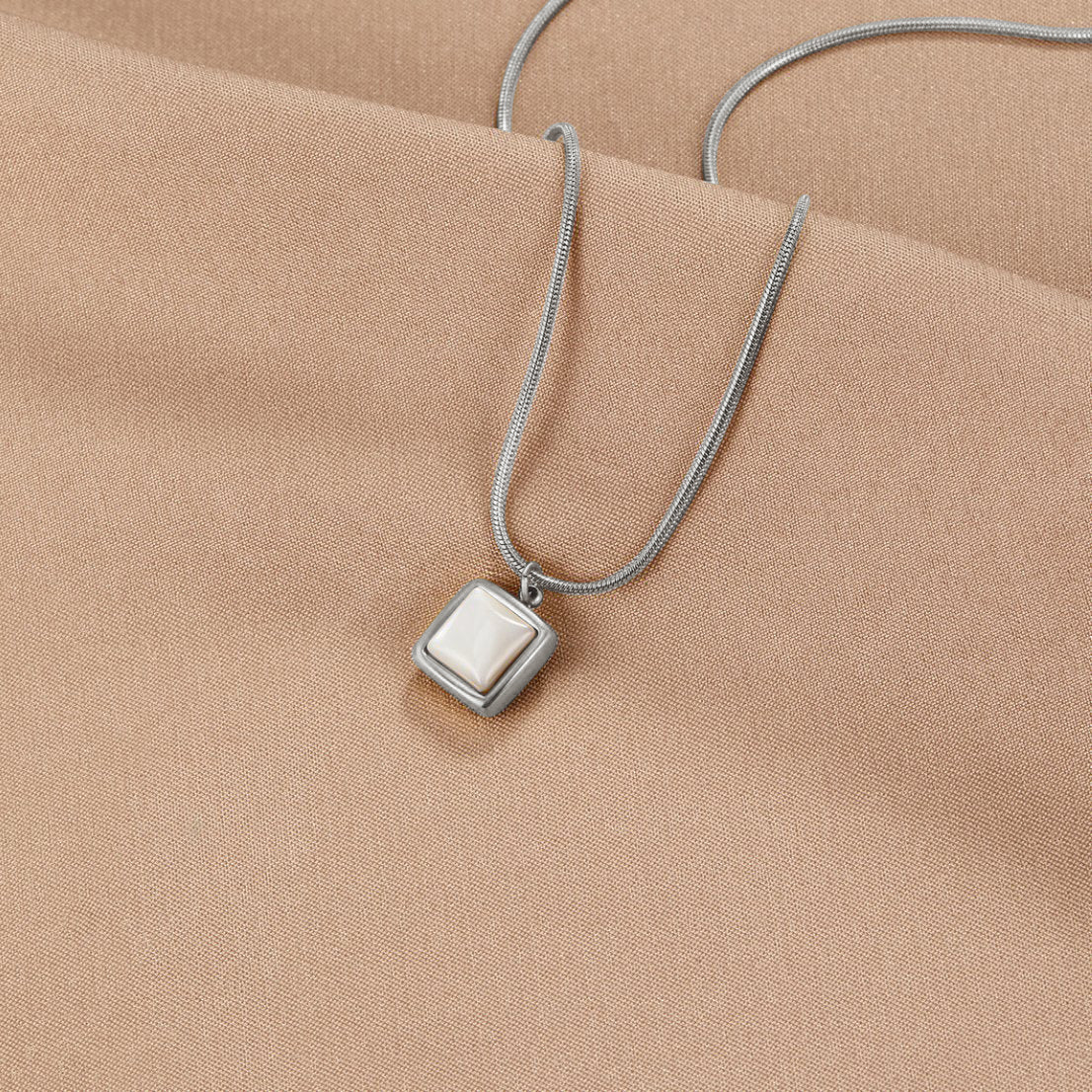 Collier Pendentif Riva Moonstone