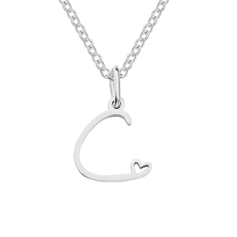 Collier en argent en forme de cœur avec initiale