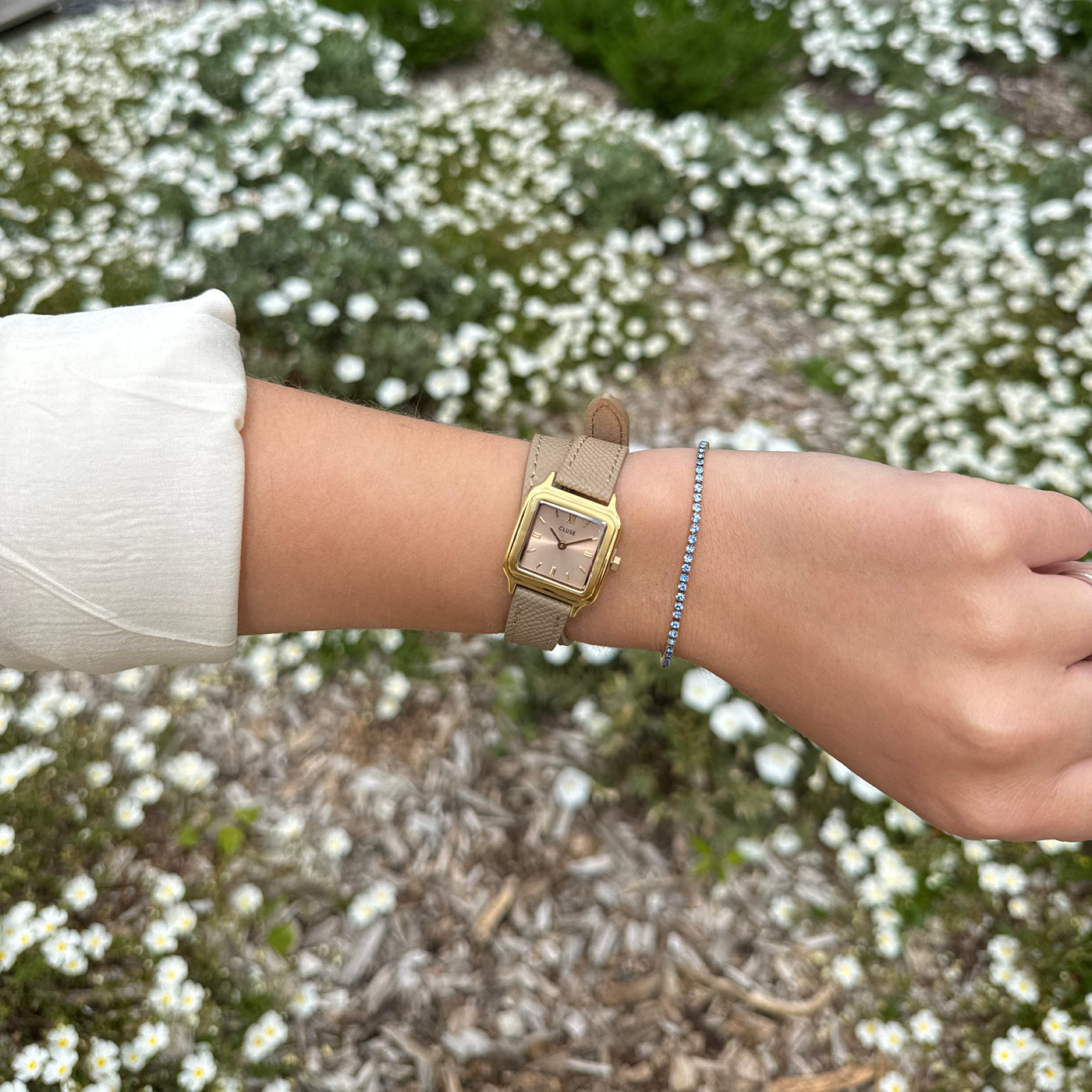 Gracieuse Petite Montre Double Cuir, Rugby Tan, Couleur Or
