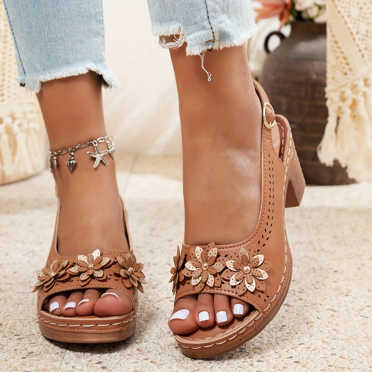 DIANA | SANDALES À TALONS ÉPAIS STYLÉES