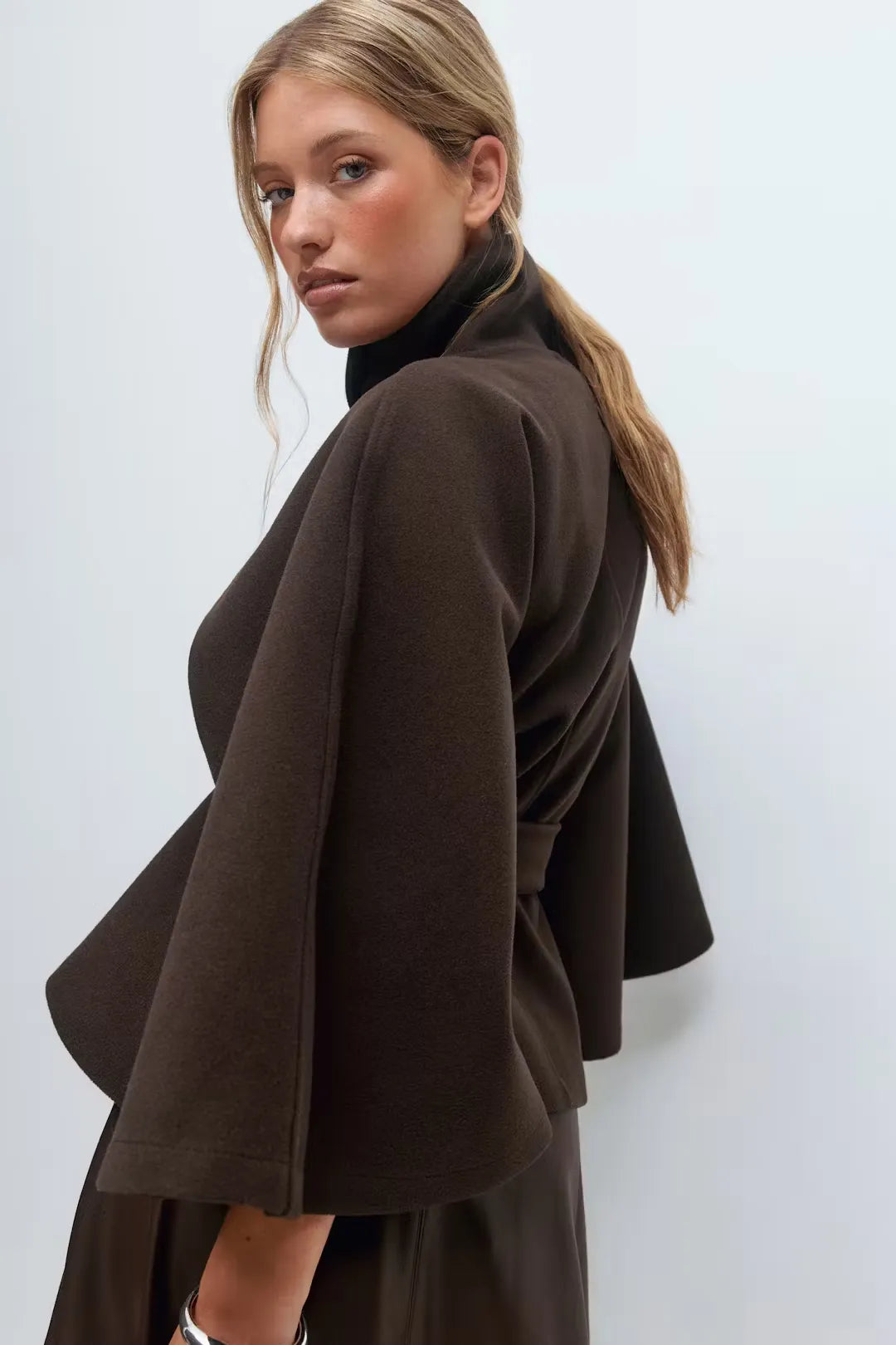 Elsie | Manteau moderne avec ceinture
