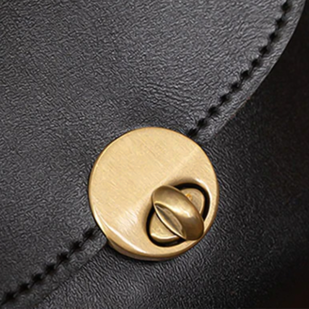 Sac Vintage à Fermeture Bouchon - L'Essentiel Rétro Chic de Grace