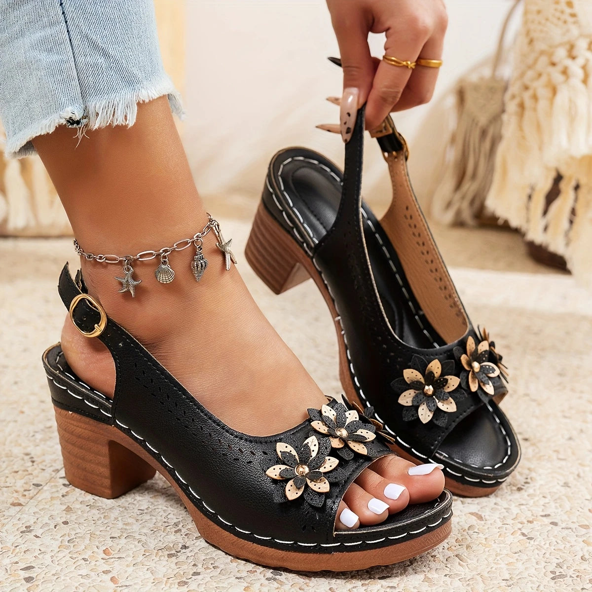 DIANA | SANDALES À TALONS ÉPAIS STYLÉES