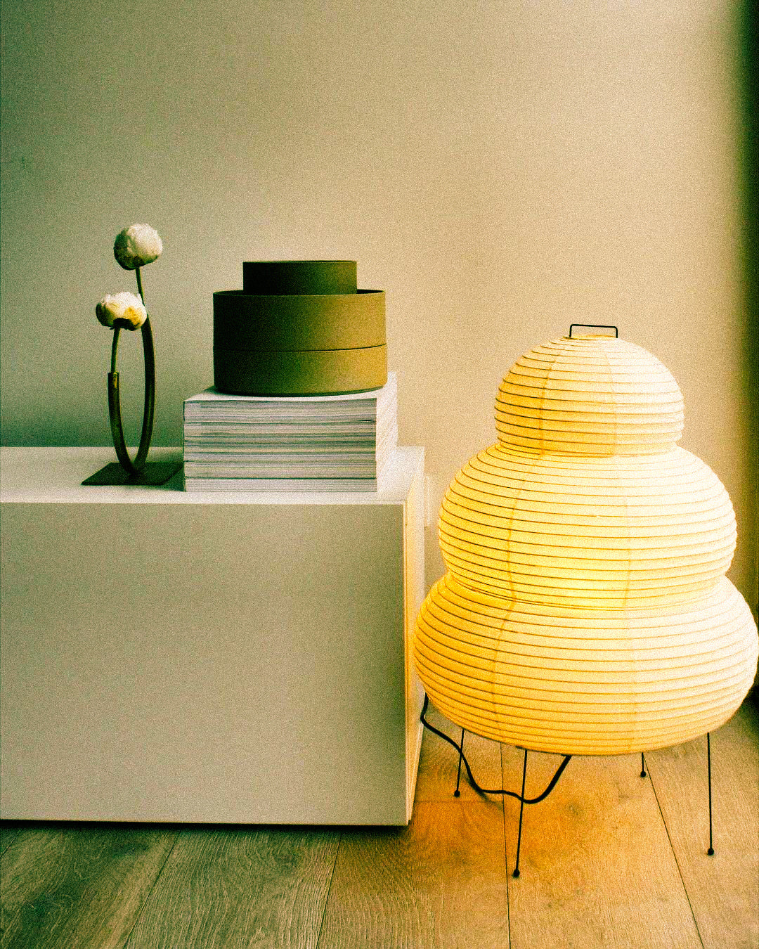 Lampe de sol en papier japonais Iga
