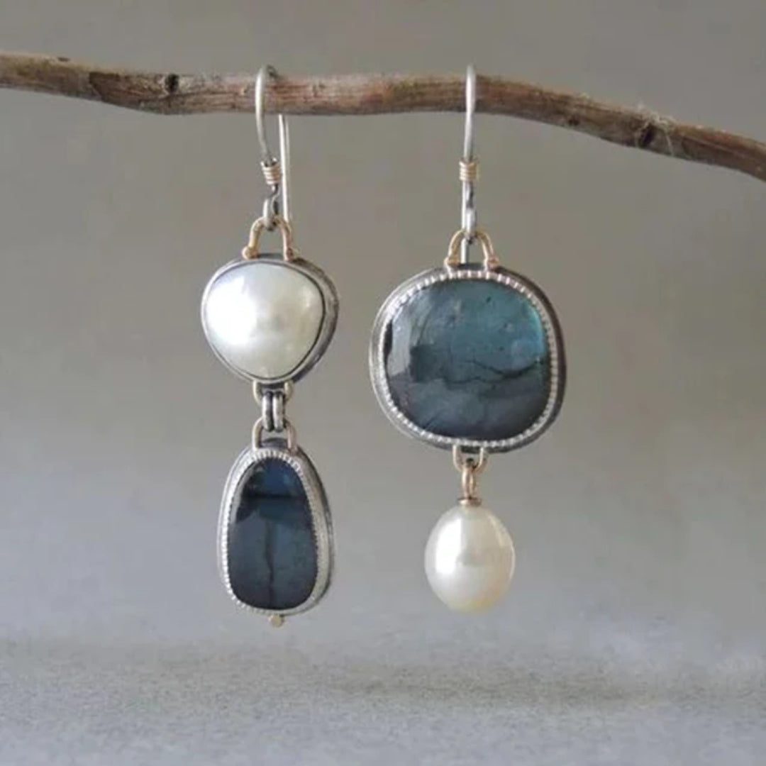 Boucles d'oreilles en perles de pierre bleue vintage