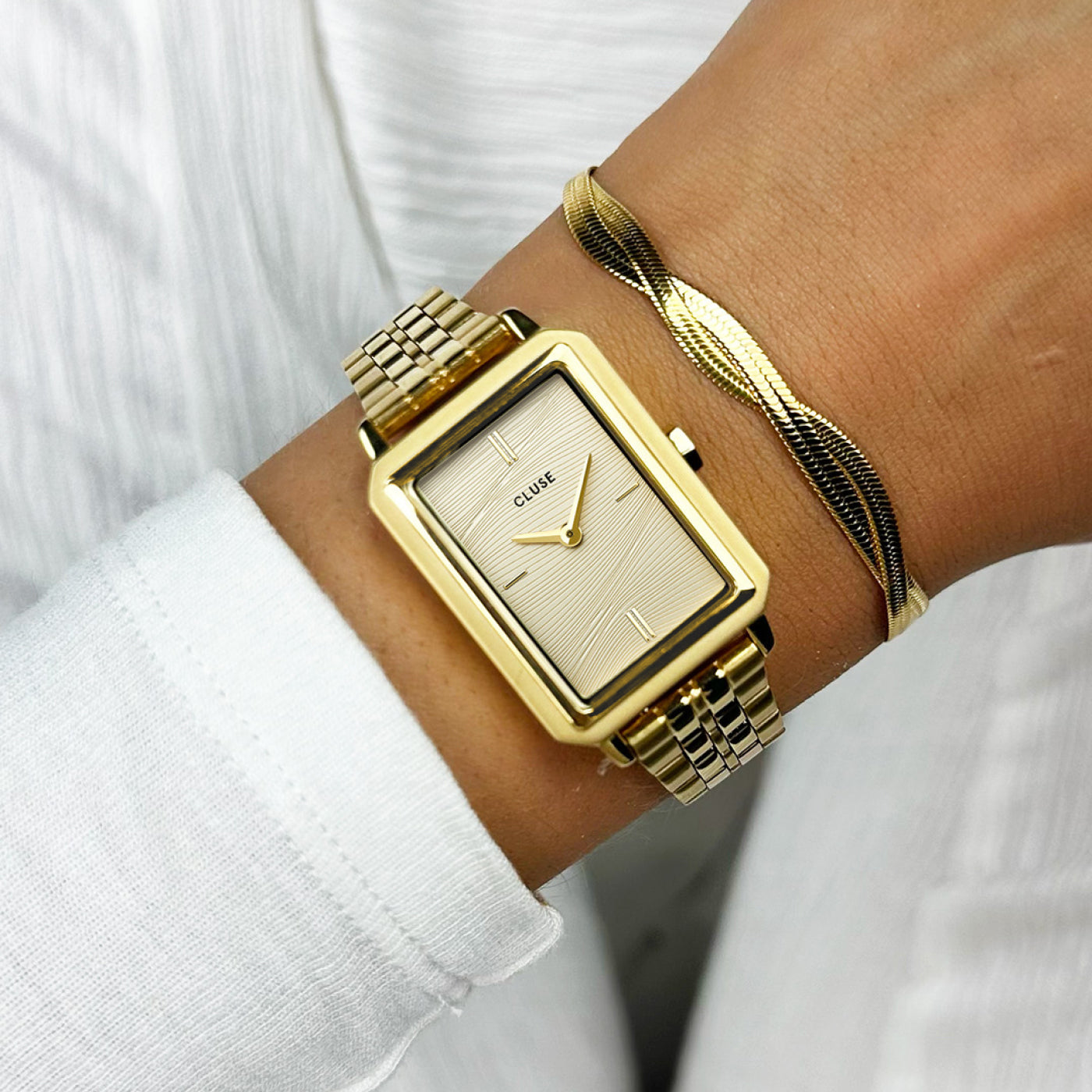 Montre Fluette Acier, Texture Sable Couleur Or Plein