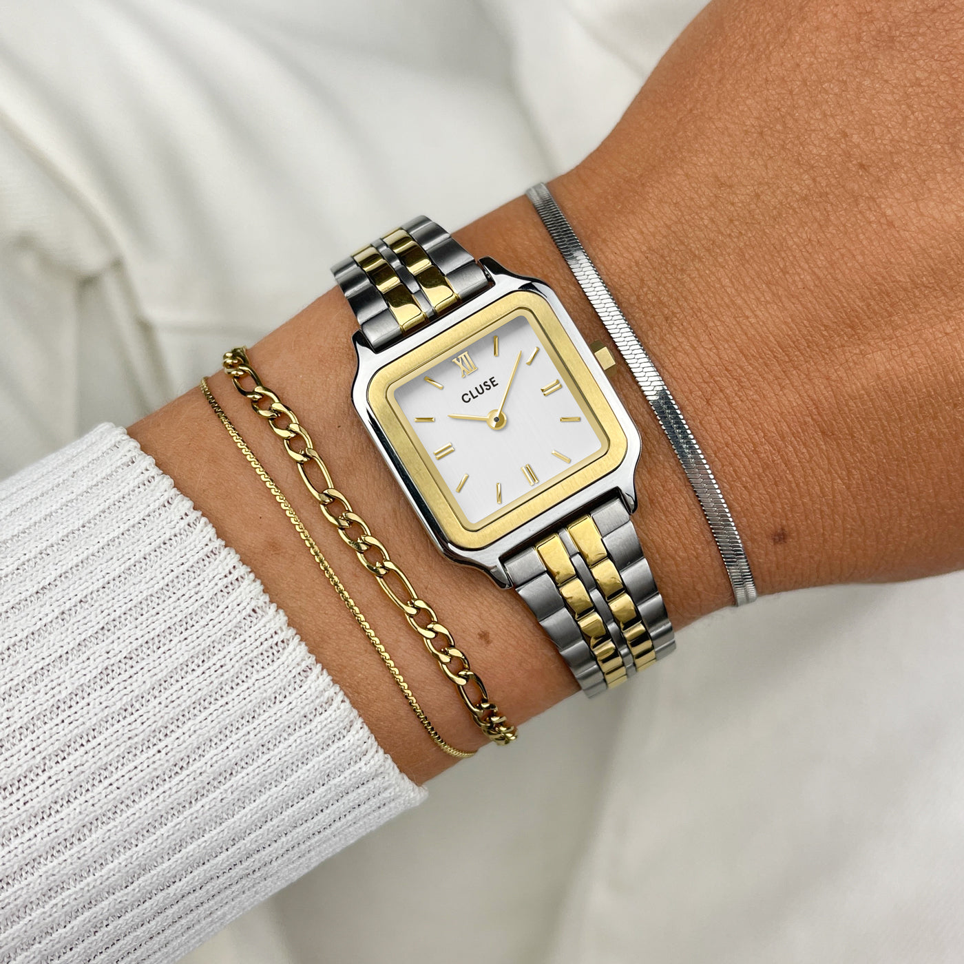 Gracieuse Petite Montre en Acier, Bicolore