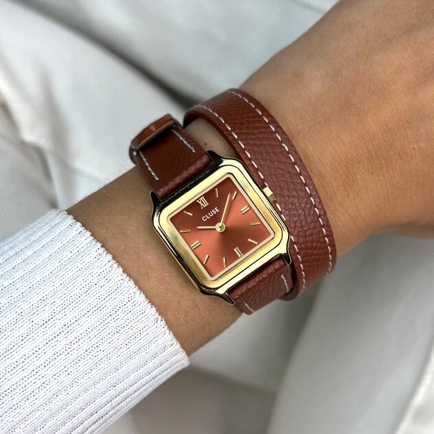 Gracieuse Petite Montre Double Cuir, Coquille, Couleur Or
