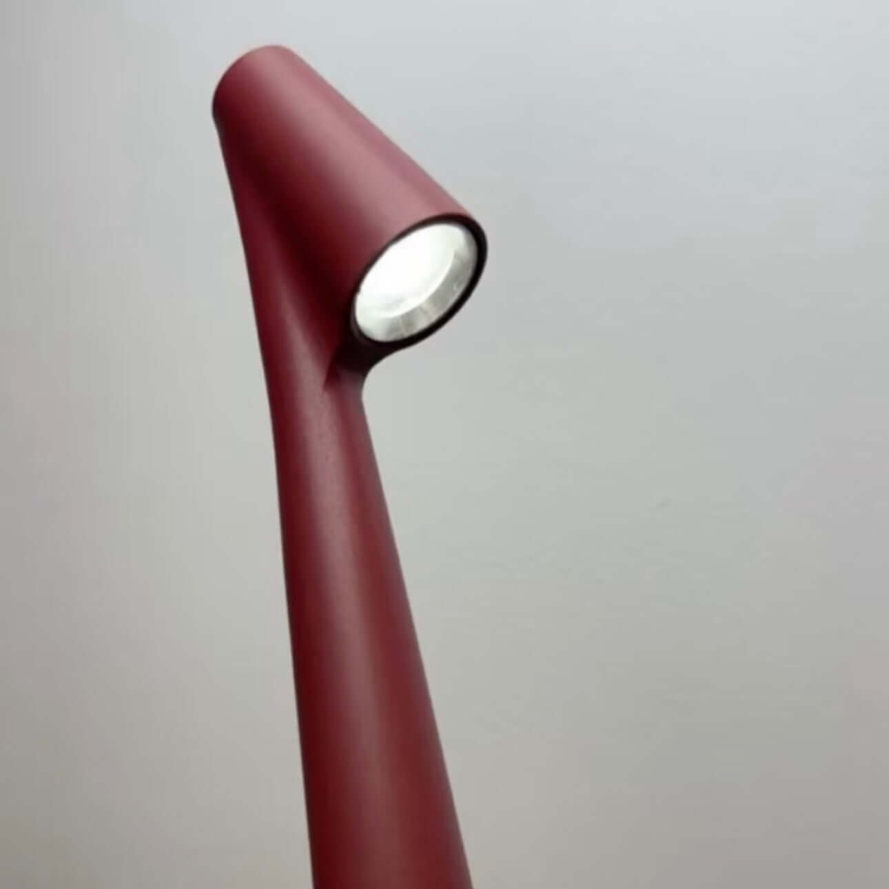 Lampe de Bureau LED à Contrôle Tactile – Rechargeable, Ajustable, Amie des Yeux