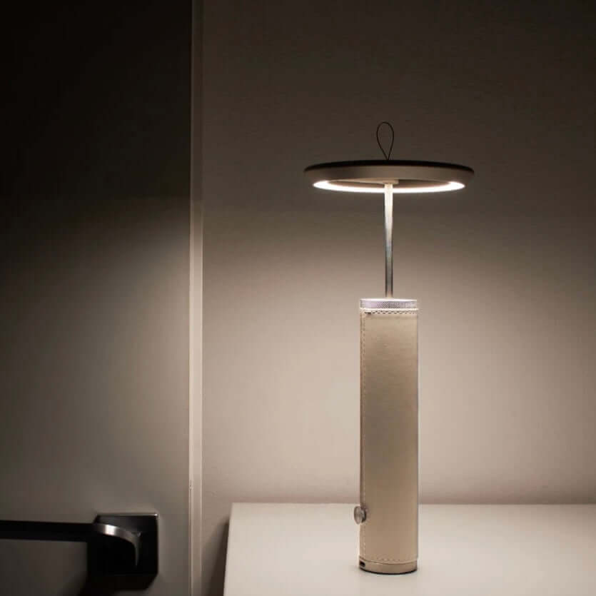 Lampe de Table Portable Rechargeable – Design Moderne en Aluminium &amp; Cuir