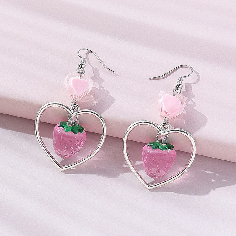Boucles d'oreilles en forme de cœur avec fraise