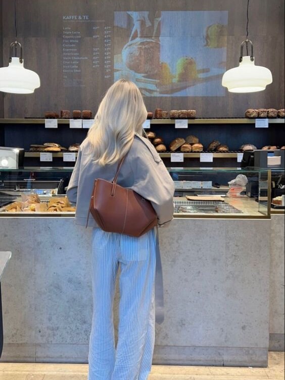 Pernilla™ - SAC TOTE STRUCTURÉ AVEC RASSEMBLEMENT LATÉRAL