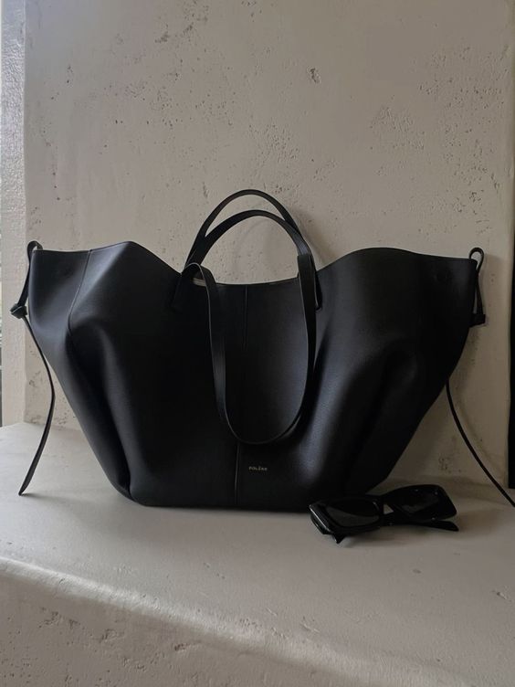 Pernilla™ - SAC TOTE STRUCTURÉ AVEC RASSEMBLEMENT LATÉRAL