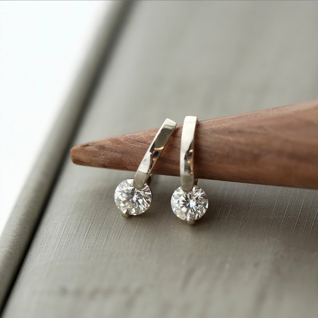 Éclatantes Boucles d'Oreilles Clous Dorés