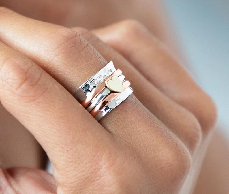 Bague Rotative Vintage en Forme de Cœur