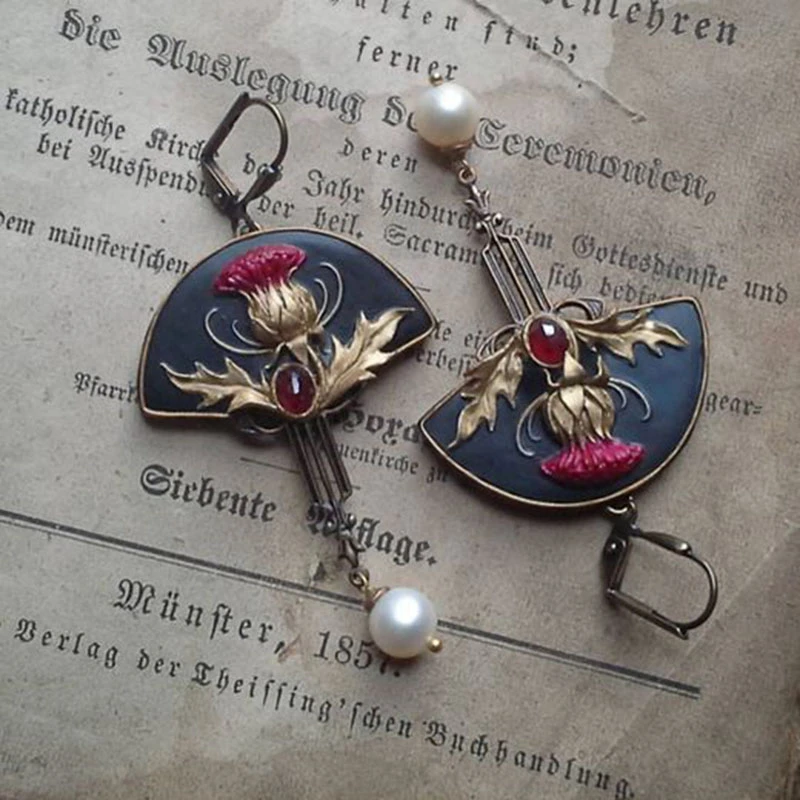 Boucles d'oreilles en perles rouges vintage