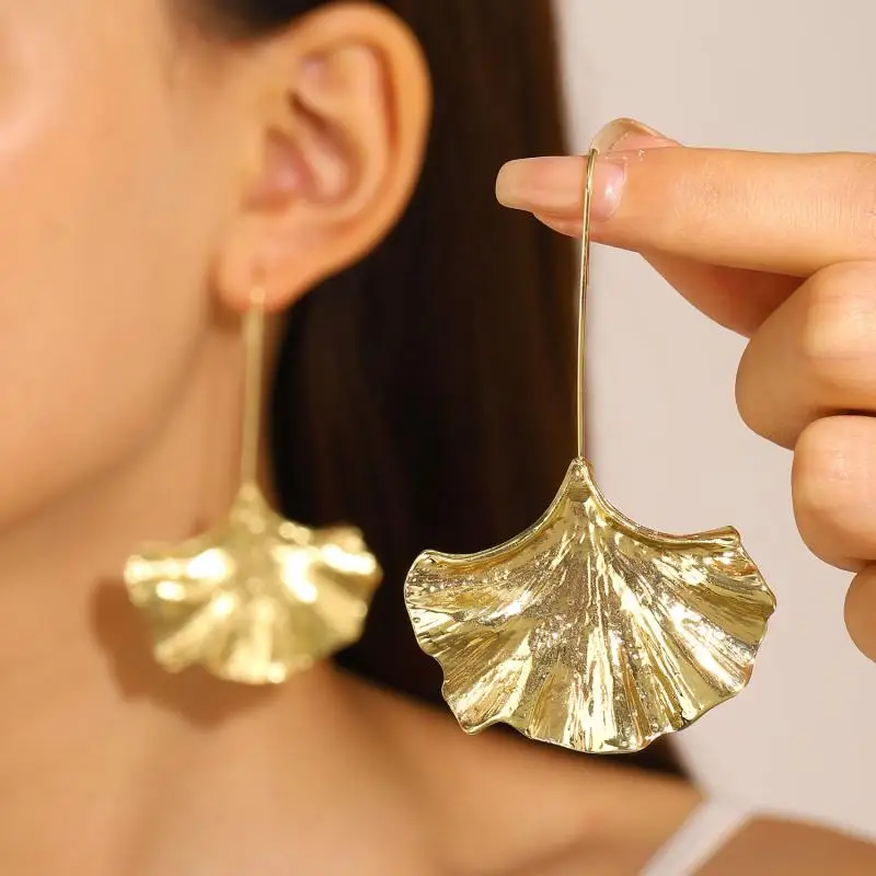 Bliss - Boucles d'oreilles en pétales dorés vintage