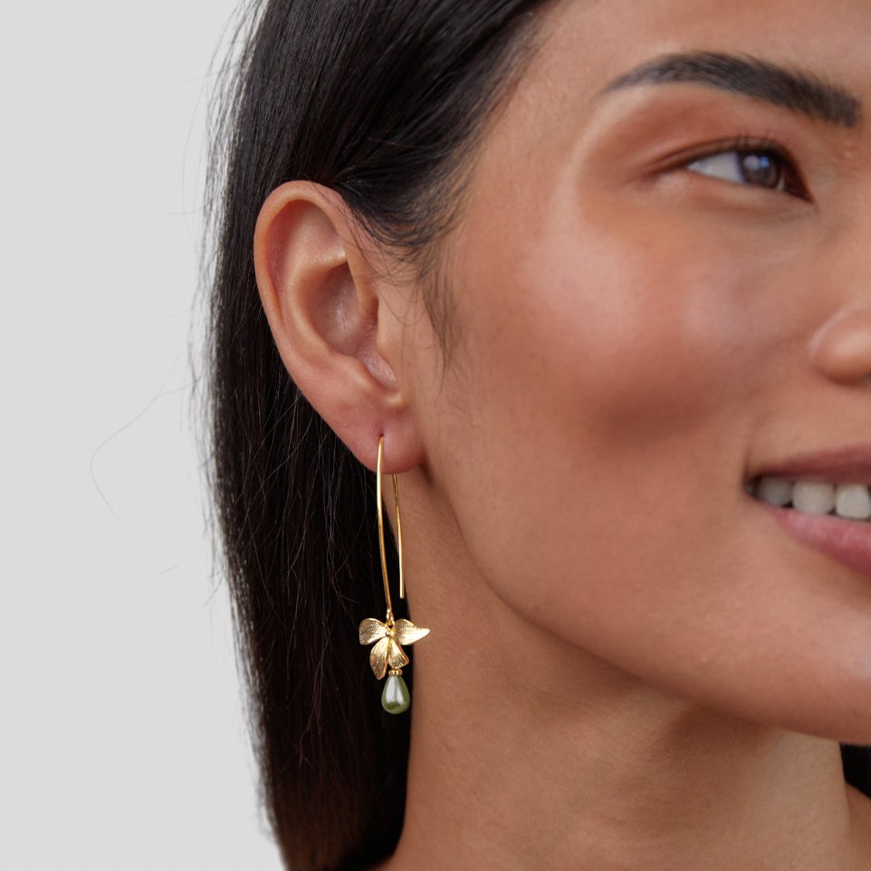 Boucles d'oreilles en perles de jade et en pétales
