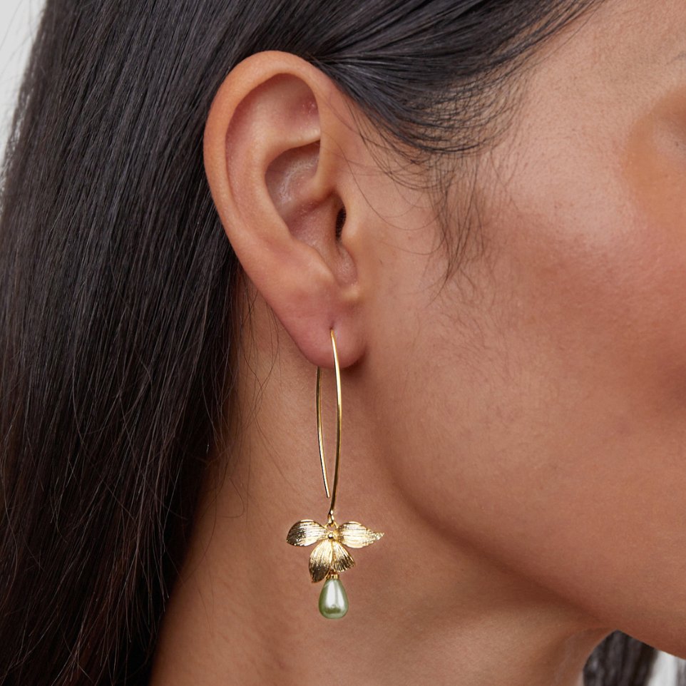 Boucles d'oreilles en perles de jade et en pétales