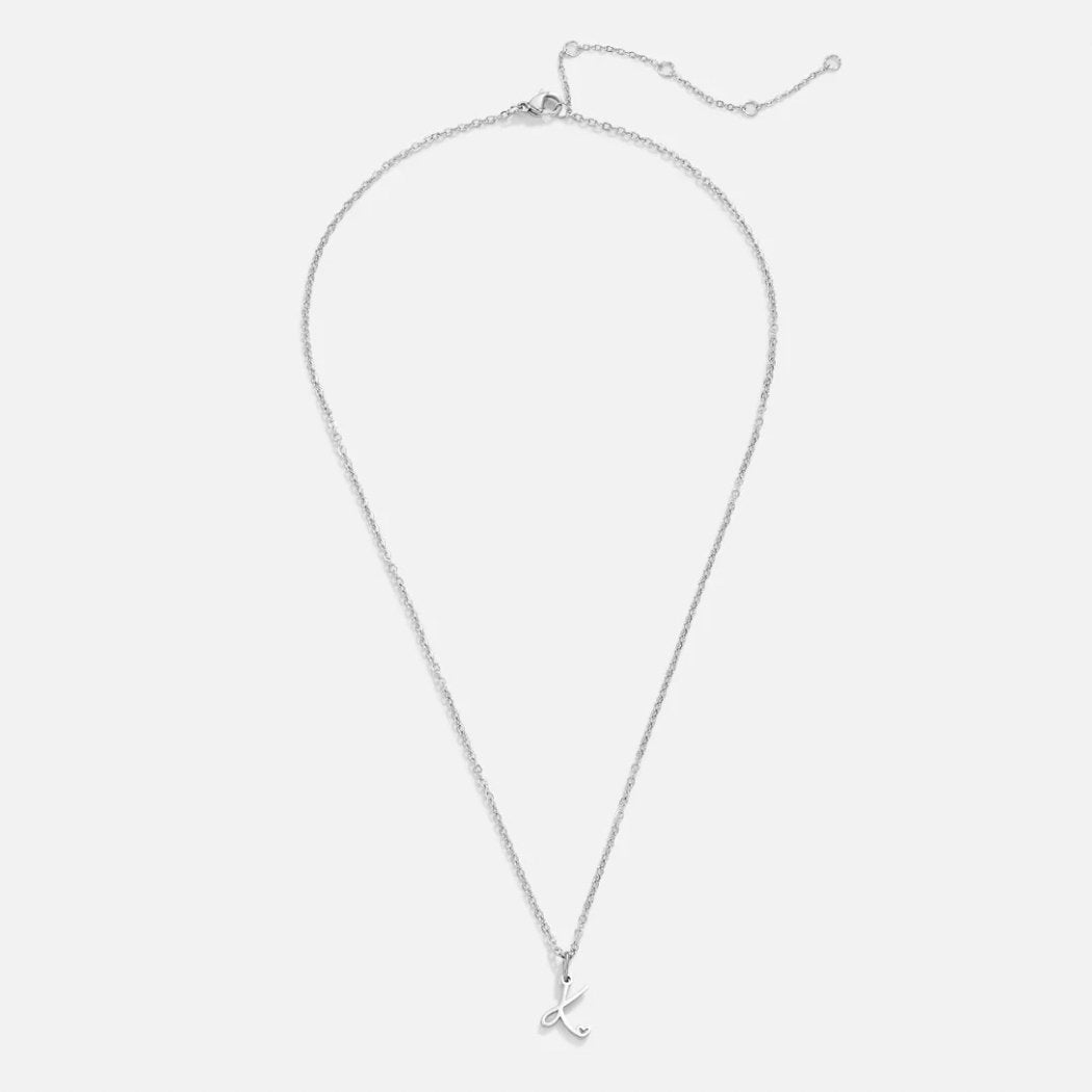 Collier en argent en forme de cœur avec initiale
