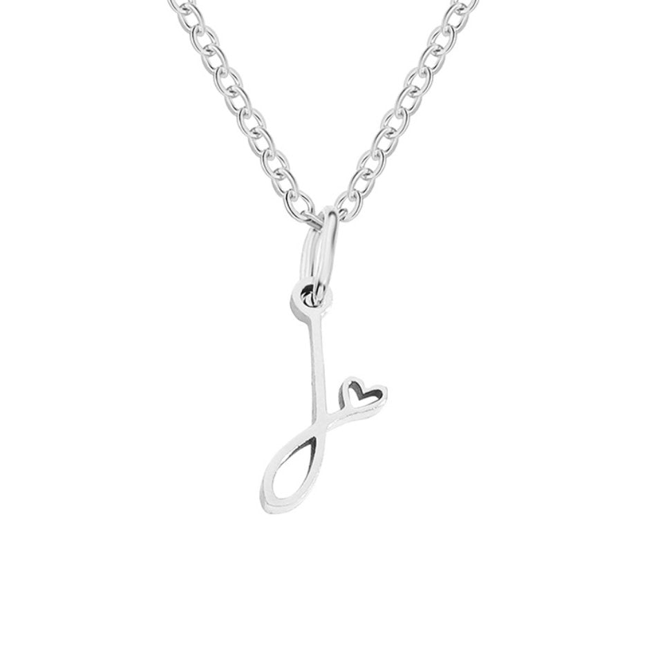 Collier en argent en forme de cœur avec initiale