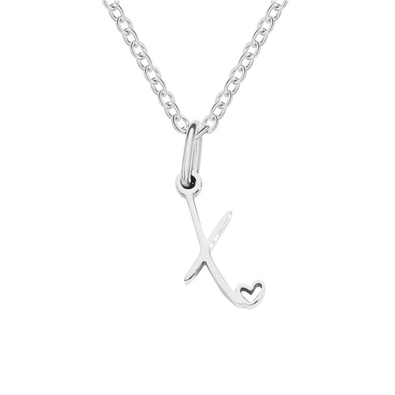 Collier en argent en forme de cœur avec initiale