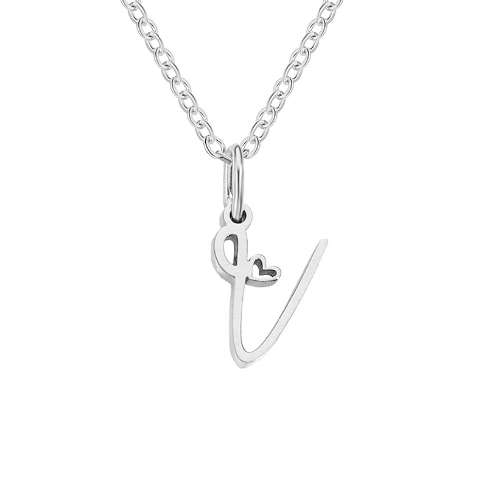 Collier en argent en forme de cœur avec initiale