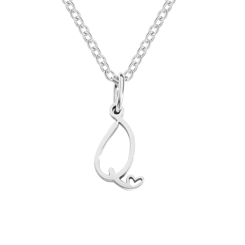 Collier en argent en forme de cœur avec initiale