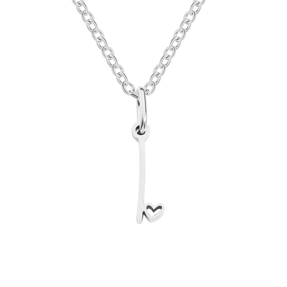 Collier en argent en forme de cœur avec initiale